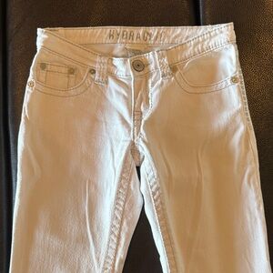 Hydraulic White Capri’s